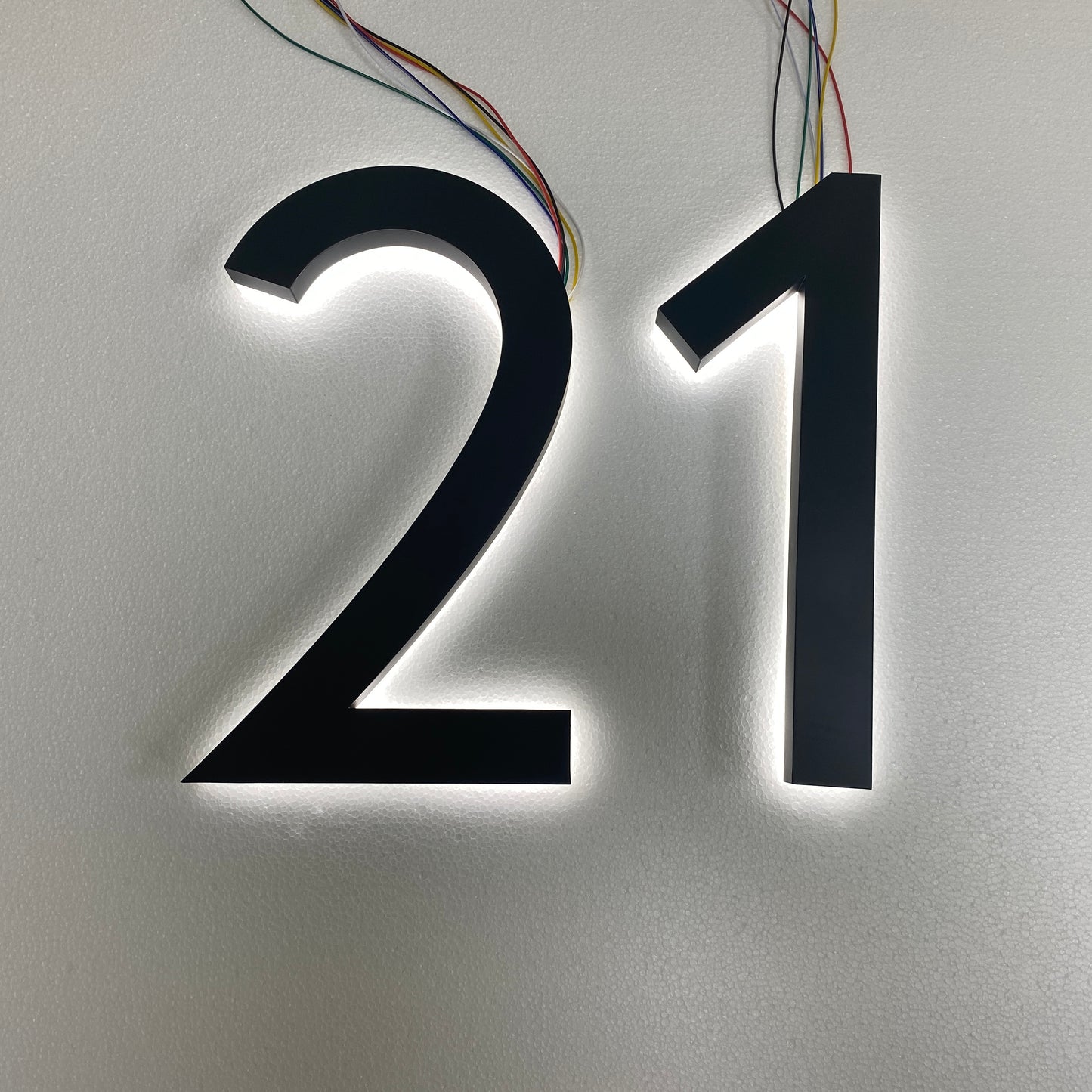 3D Black Metal LED House Number Sign Acrylic Back Halo Lit Light Up Led House Address Sign Glowing in The Dark